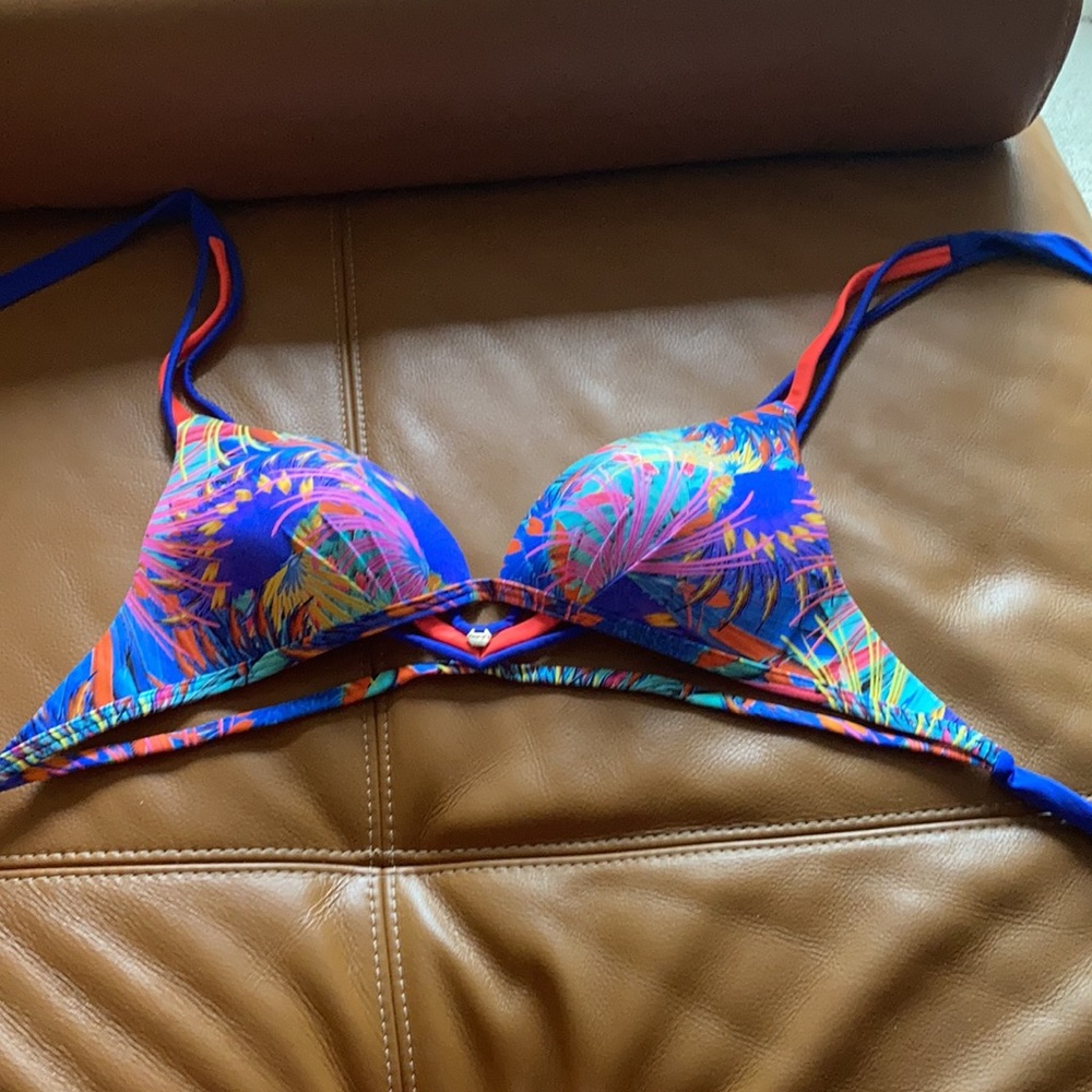 NWOT bikini top